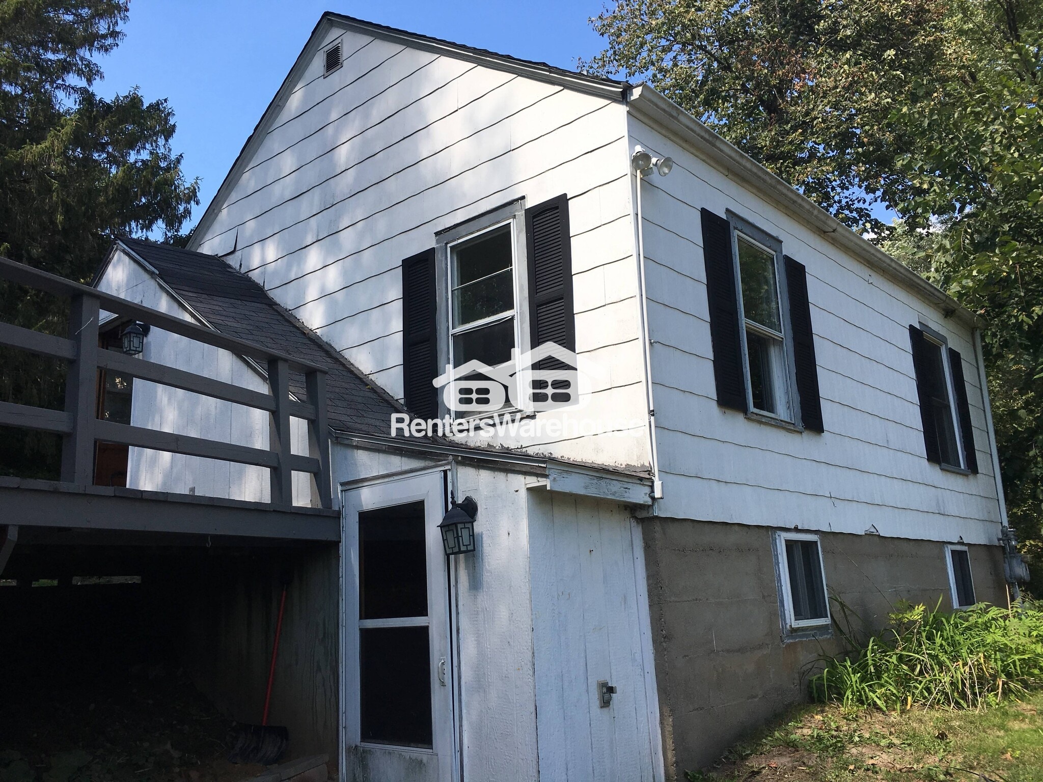 Building Photo - W219 Terrace St