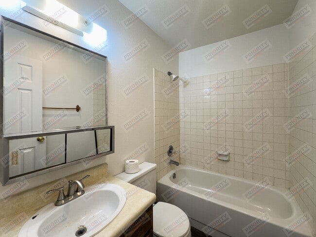 Building Photo - Ealges Nest Apartments
