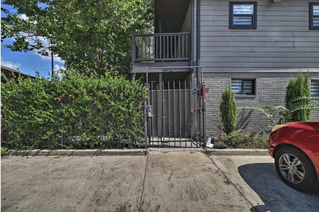 Building Photo - 2211 Blodgett