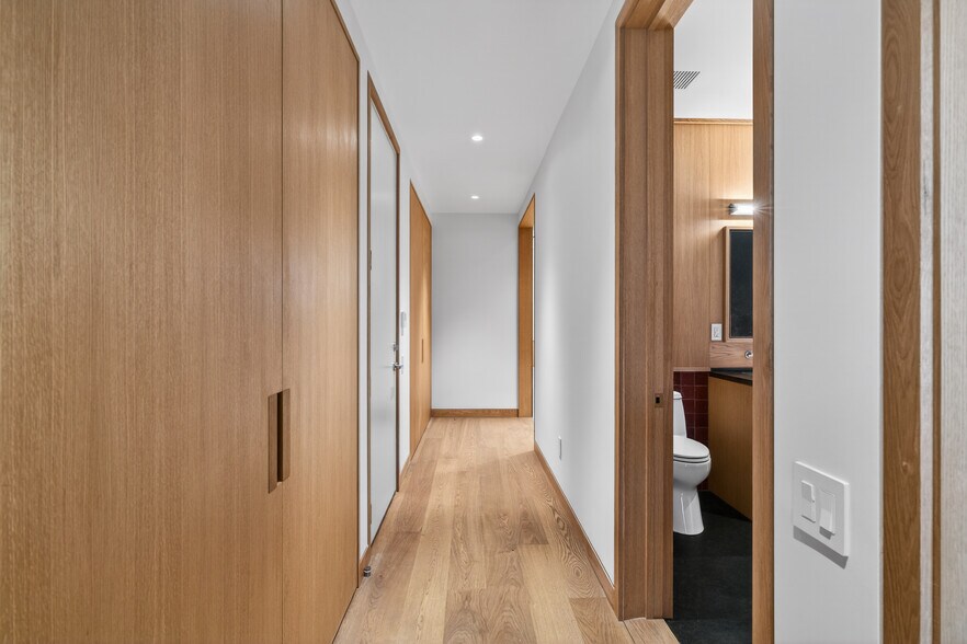 Building Photo - 316 Wall St