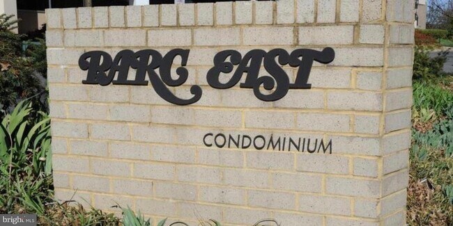 Building Photo - 1225 Martha Custis Dr