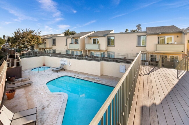 Building Photo - Fully Furnished 3BR/2BA Condo with Vaulted Ceilings, Close Proximity to UCSD and Medical Centers!...