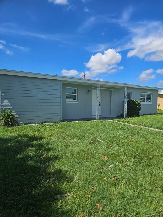 Primary Photo - Port Charlotte single family home