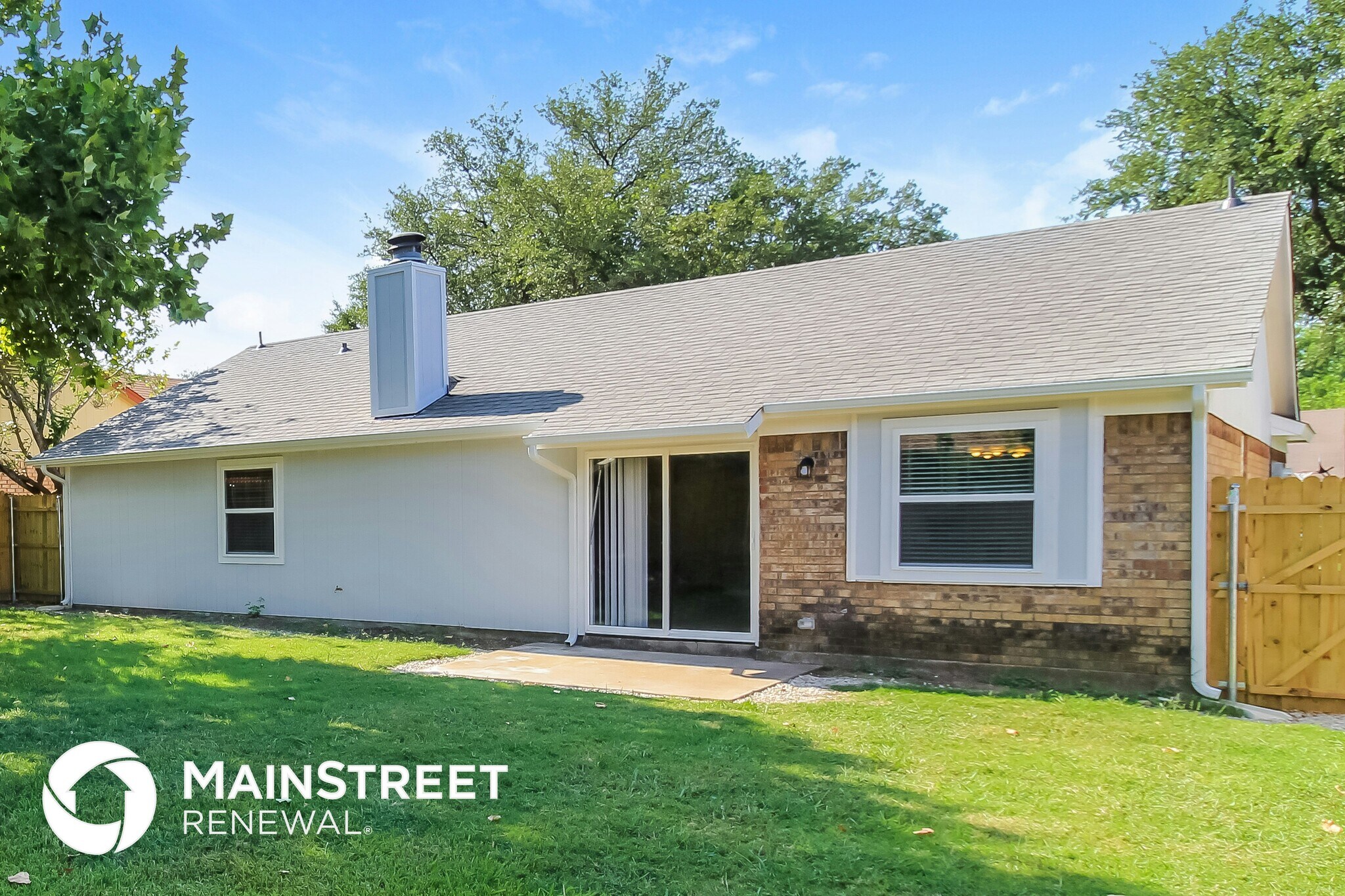 Building Photo - 6637 N Park Dr