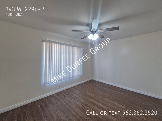 Building Photo - 343 W 229th St