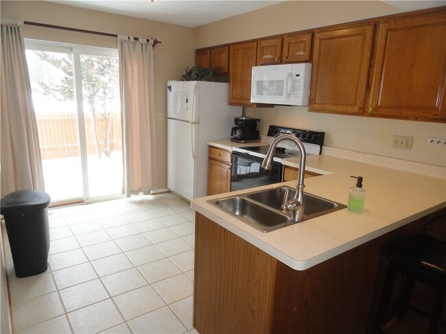 Building Photo - 64 Greenway Blvd