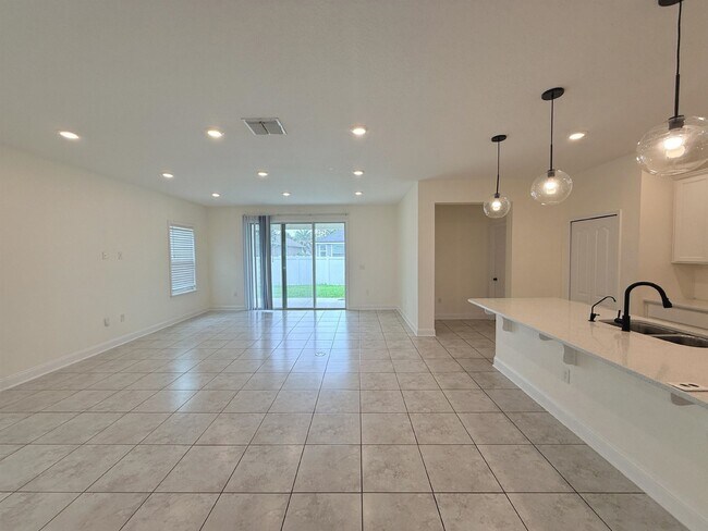 Building Photo - 32 Olivine Ct