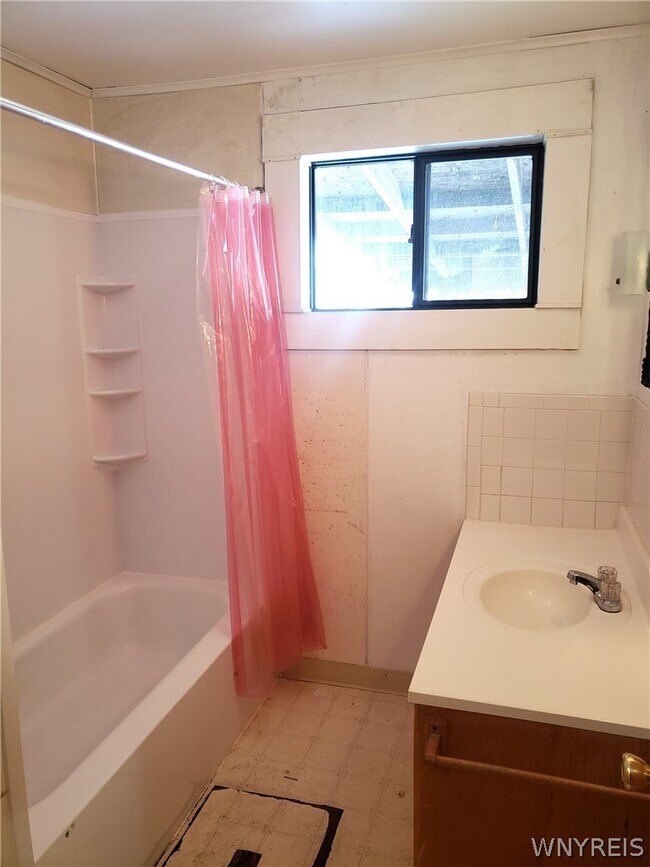 Building Photo - 91 Springville Ave