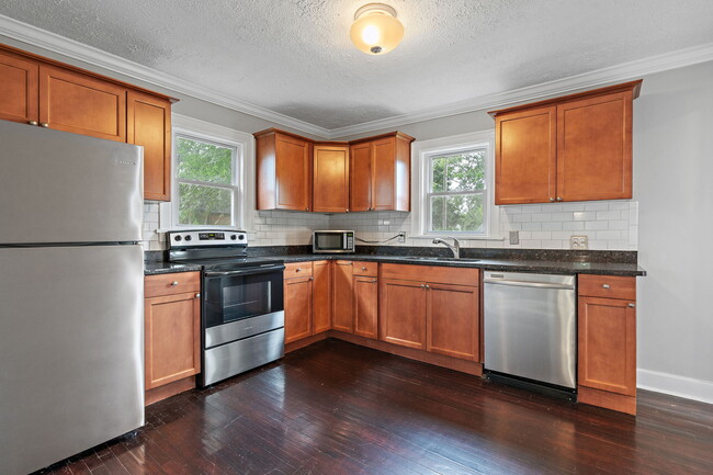 Building Photo - 1012 Cahal Ave