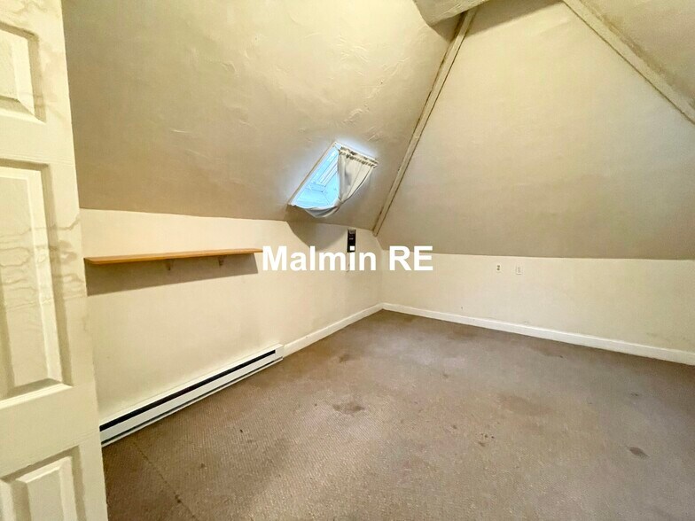 Building Photo - 61 Hillside St