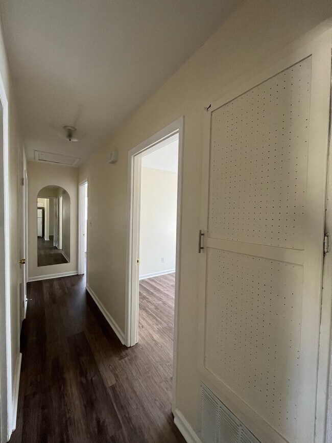 Building Photo - New On the Market!