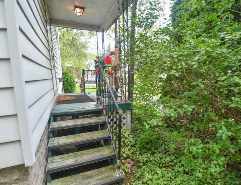 Building Photo - 3332 S Whitnall Ave