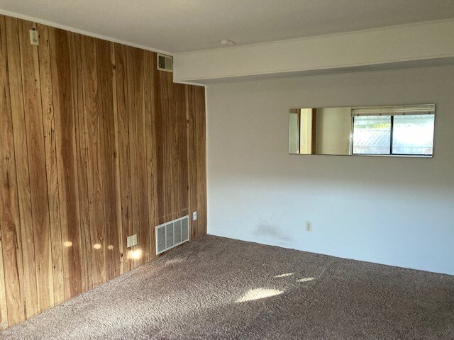 Building Photo - 495 Hamilton Ave