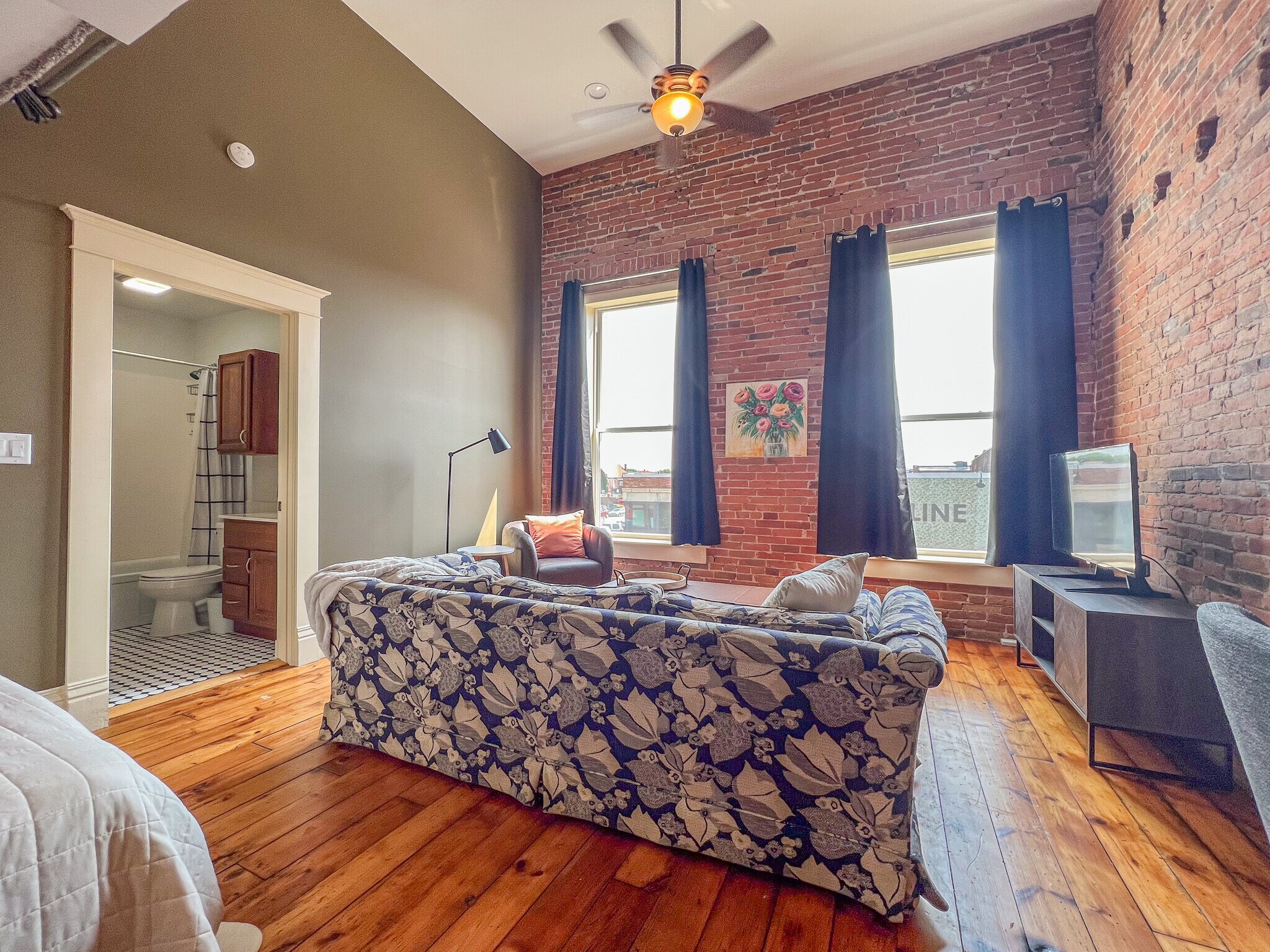 Building Photo - 1175 Iowa St