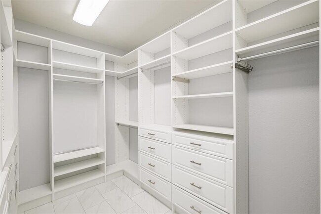 Building Photo - 24506 Screech Owl Ct