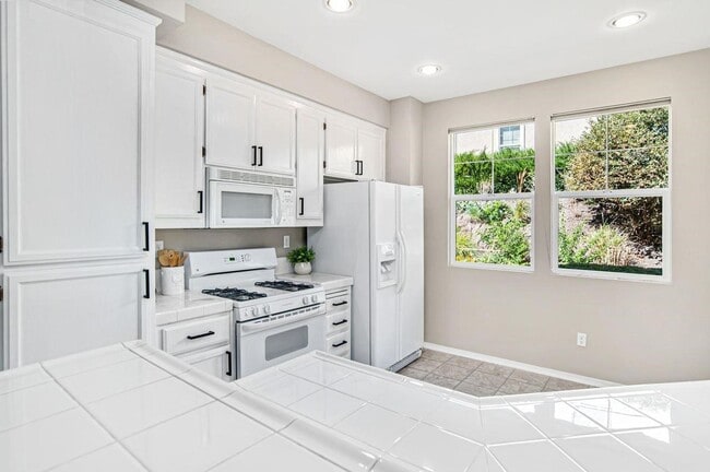 Building Photo - Beautiful 3 Bed, 3 Bath Condo for Rent in Livermore, CA