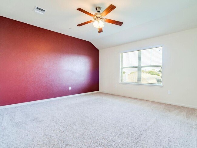 Building Photo - 1620 Bryant Dr