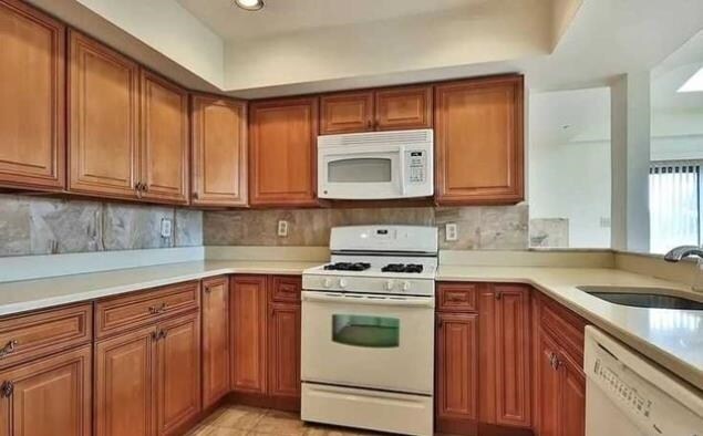 Building Photo - 833 Topsail Ln