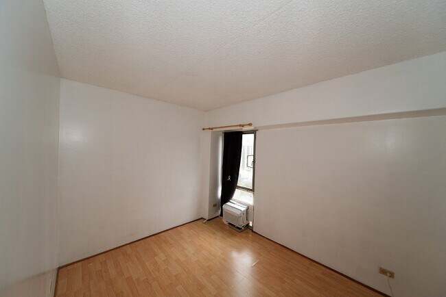 Building Photo - 430 Keoniana St