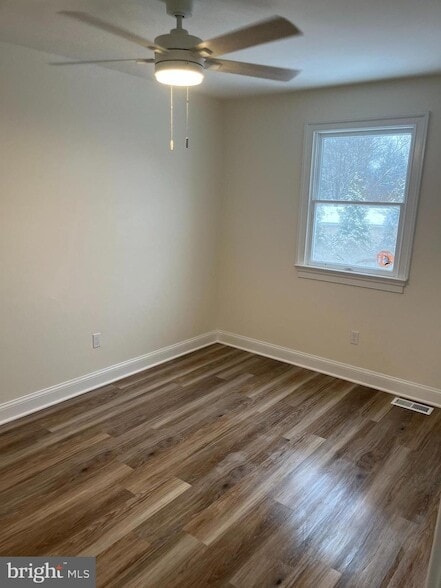 Building Photo - 115 Carrie Ln