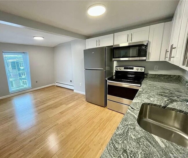 Building Photo - 51 Greenwich Ave