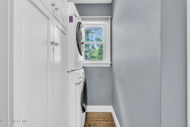 Building Photo - 485 Freehold St
