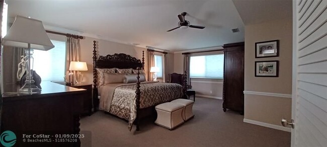 Building Photo - 6688 Via Regina