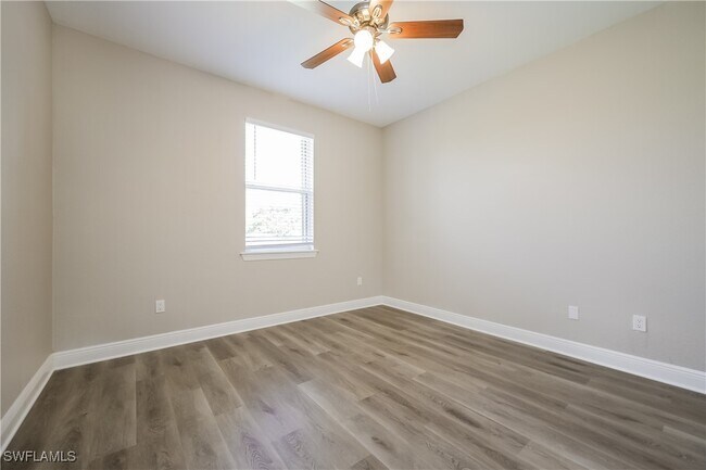 Building Photo - 906 Cortez Ave