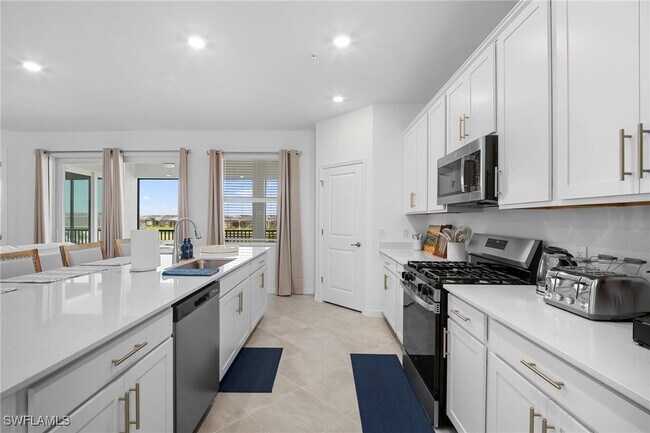 Building Photo - 15158 Bluffton Ln