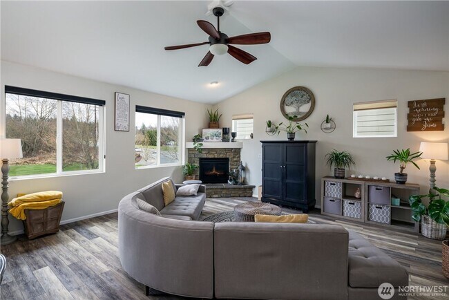 Building Photo - Spacious Eagle Heights Rental w/ Playgroun...