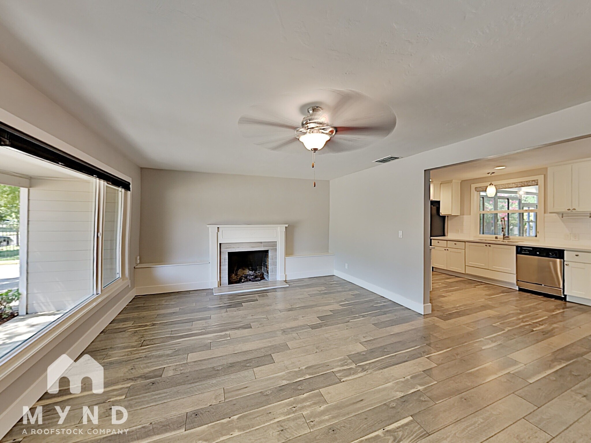 Building Photo - 2428 Drayton Dr