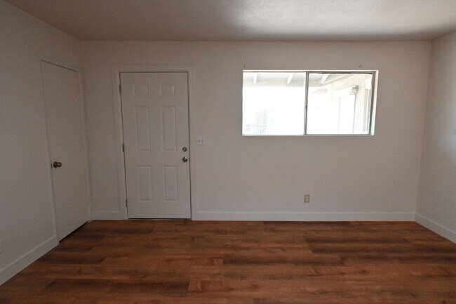 Building Photo - 1512 Cobb Ln