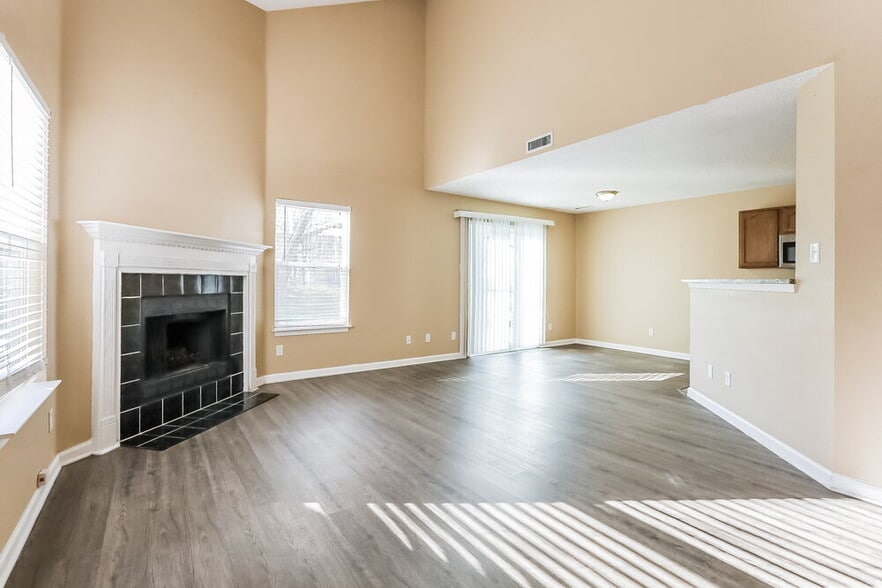 Building Photo - 5959 Redcliff S Ln