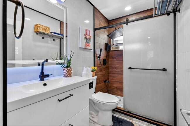 Building Photo - 363 Washington Ave