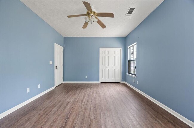 Building Photo - 4997 Wedgewood Pl