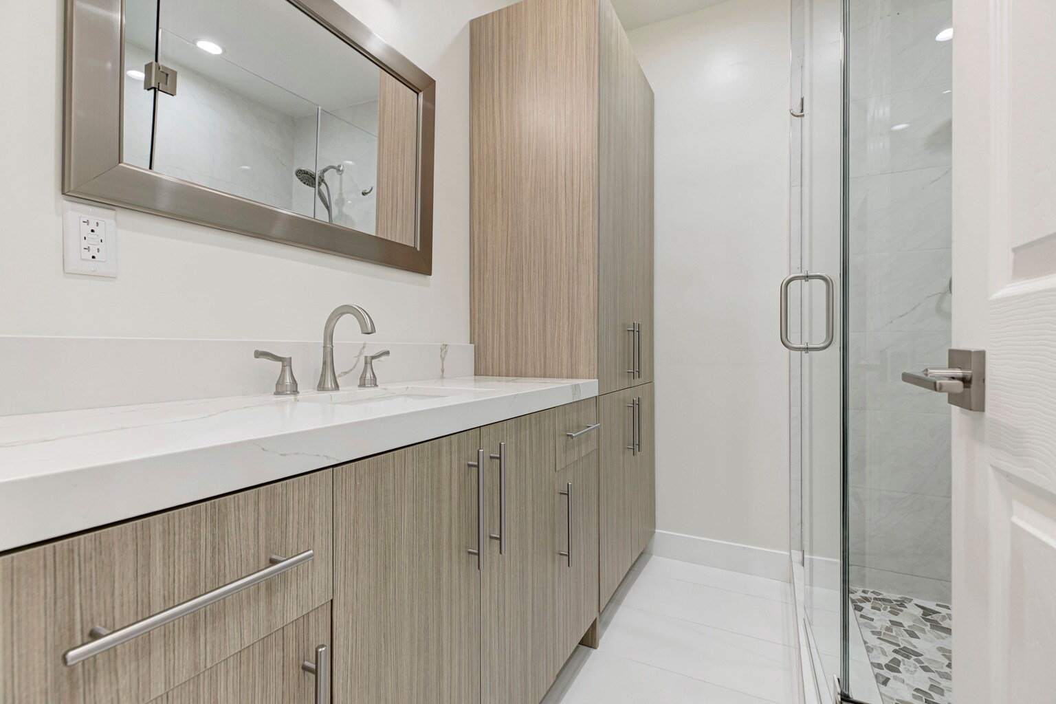 Building Photo - 13327 Strathern St