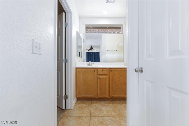 Building Photo - 7859 Windhamridge Dr