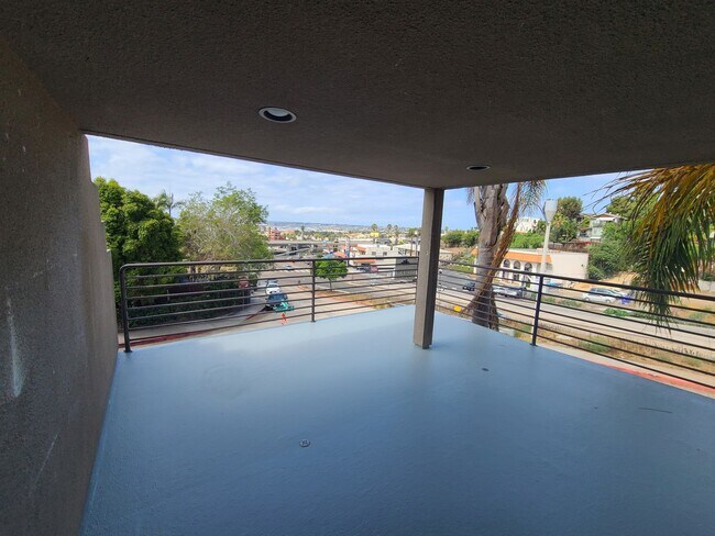 Building Photo - 2 Bed/2.5 Bath plus Large Bonus Room - For...