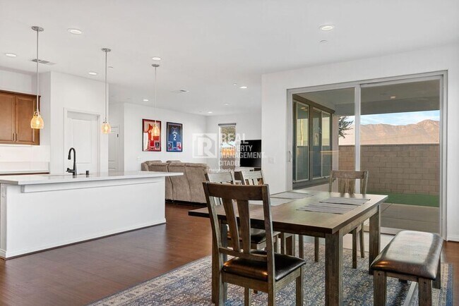 Building Photo - 3657 Bearberry Ave