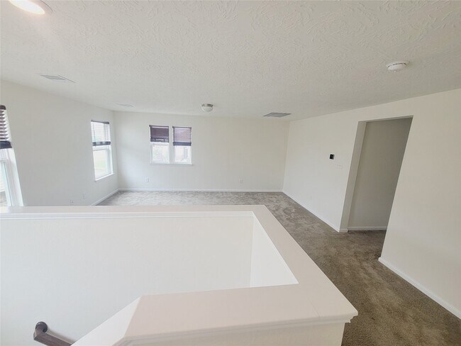 Building Photo - 15606 Barton Orchard Ln