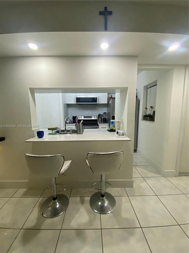 Building Photo - 9706 Hammocks Blvd