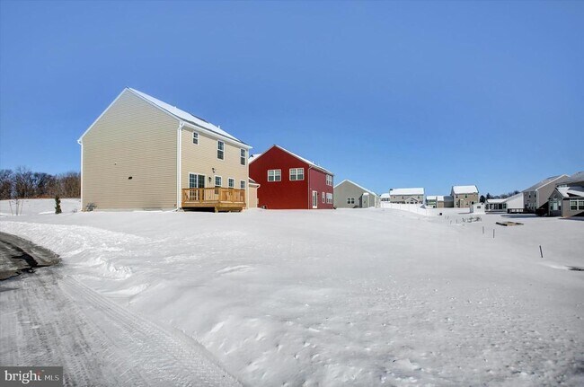 Building Photo - 601 Exeter Ln