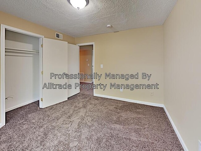 Building Photo - 1519 Crums Ln