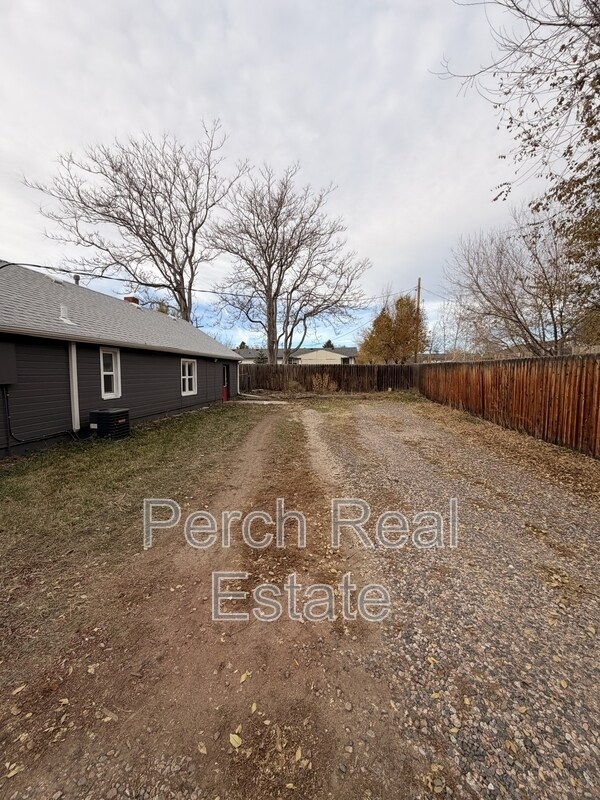 Building Photo - 107 S Kendall St