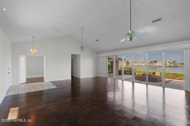 Building Photo - 185 San Juan Dr