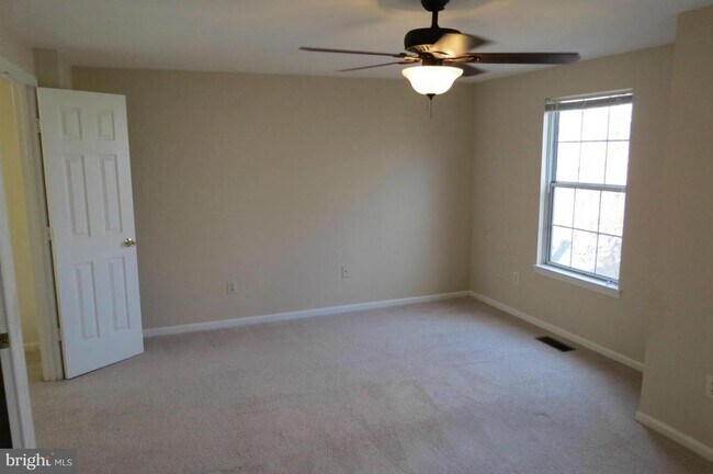 Building Photo - 2208 Wimbledon Cir