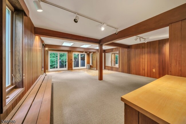 Building Photo - 37 Lenape Dr