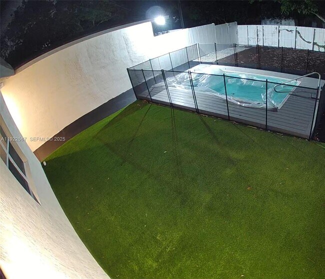 Building Photo - 987 NE 145th St