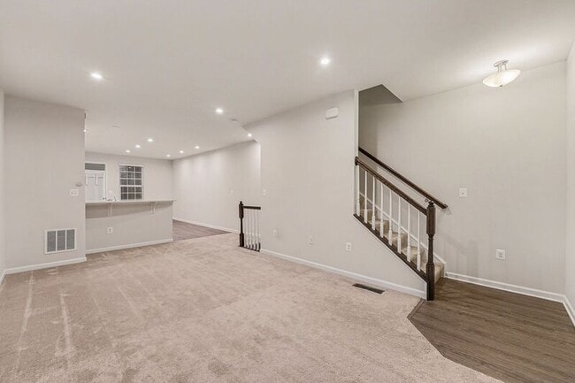 Building Photo - 2042 Track Cir