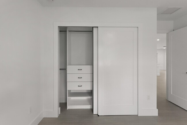 Building Photo - 13177 47th Ct N